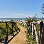 Apartman Welcoming With Balcony Near The