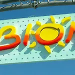 Welcoming With Balcony Near The *