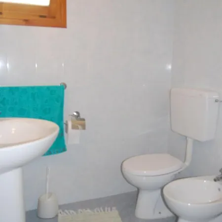 Апартаменти Welcoming Apartment With Balcony Near The Beach *