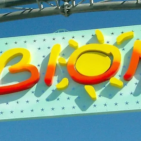 Welcoming With Balcony Near The *