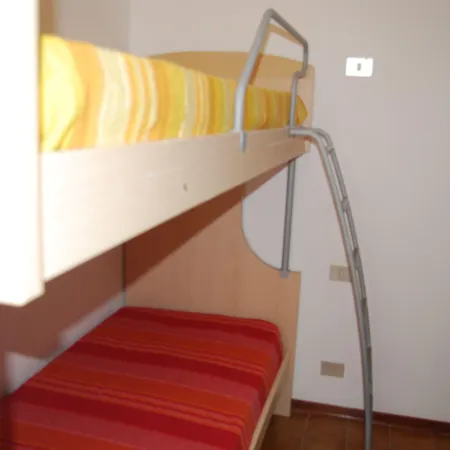 Welcoming With Balcony Near The