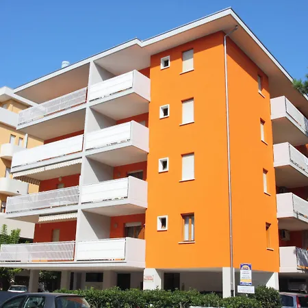 Welcoming With Balcony Near The Bibione