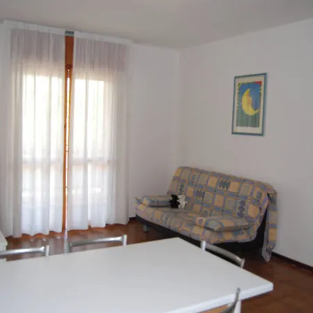 Appartement Welcoming With Balcony Near The