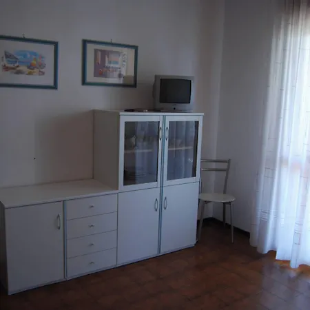 Welcoming With Balcony Near The *
