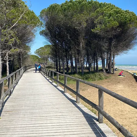 Appartement Welcoming With Balcony Near The Bibione