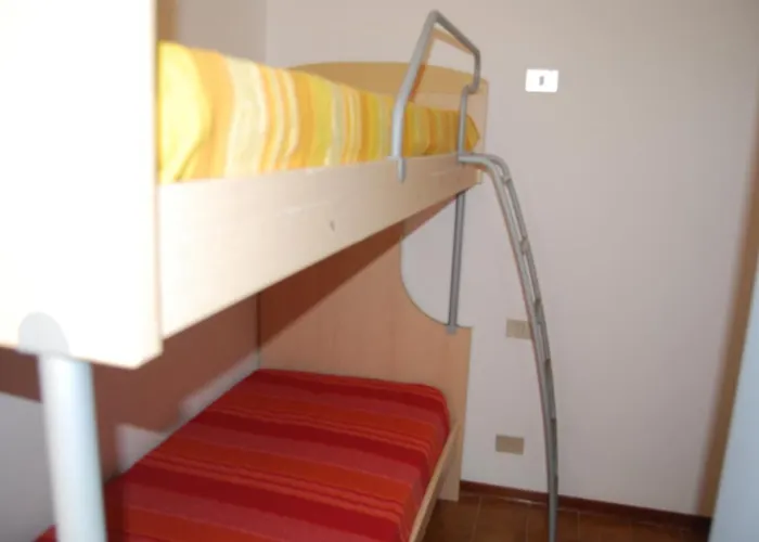 Welcoming With Balcony Near The بيبيوني