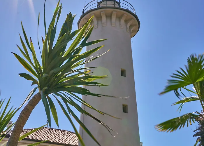 Welcoming With Balcony Near The Lägenhet