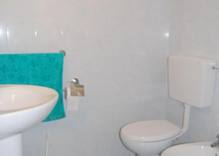 شقة Welcoming With Balcony Near The